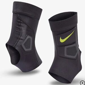 Nike Hyperstrong Strike Ankle Guards Black/Volt Size L